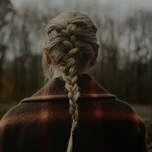 Taylor Swift Vinyl Album EUC purchased only 
played 1-2x